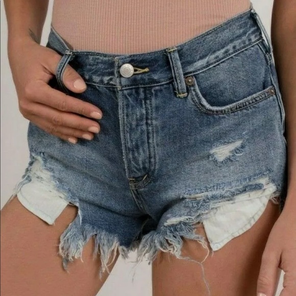 We The Free Pants - FREE PEOPLE Distressed Jean Shorts Med Wash 27 NWT